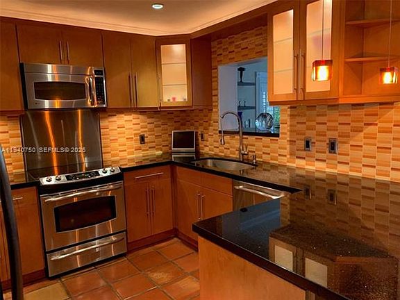 4th image of 10841 SW 67th Dr #0