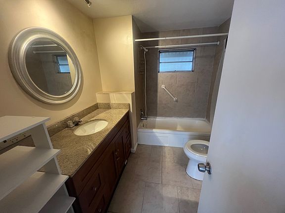 5th image of 3020 SW 52nd Ave #9-11