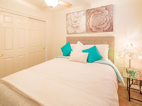 4th image of 10916 Bandol Pl