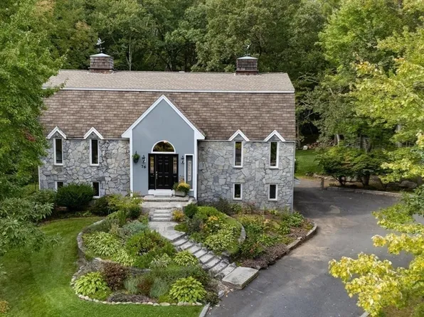 76 Kendall Rd, Tewksbury, MA 01876