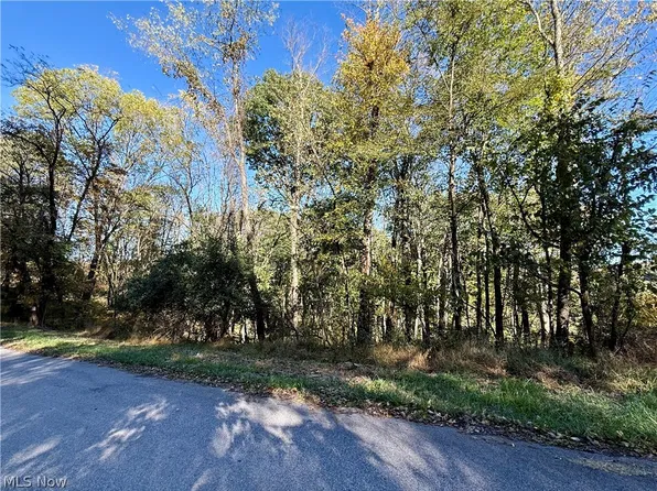 Glendale Rd, New Cumberland, WV 26047
