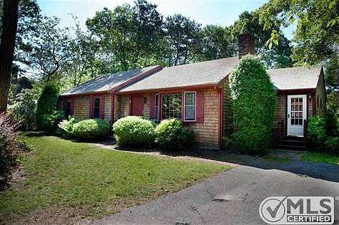 Classic ranch in Lakewood Hills