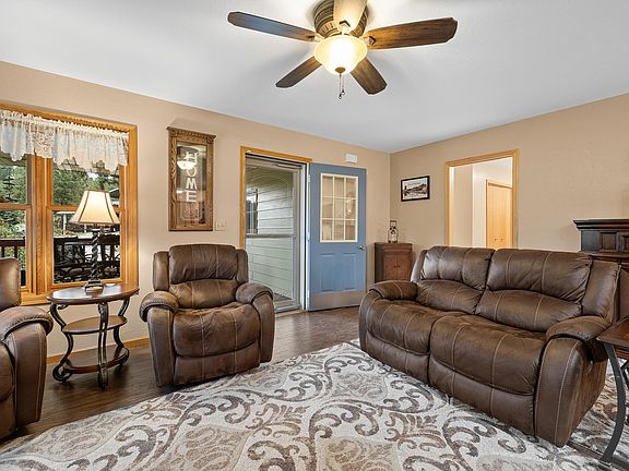 3rd image of 416 Lacys Ct