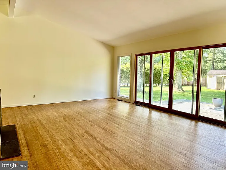 28 Pardoe Rd — Photo 3
