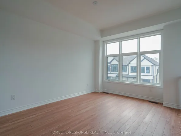 331 Okanagan Path S, Oshawa, ON L1H 0A7