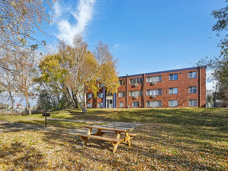 Keller Flats — Photo 22