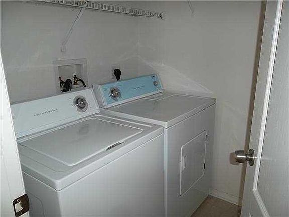 3rd image of 306 Belmont Pl #306