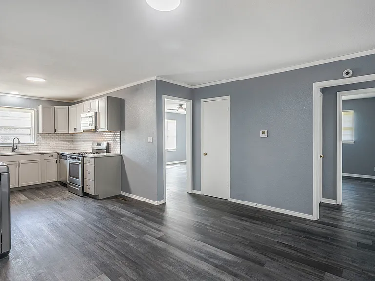 308 S Payne St — Photo 4