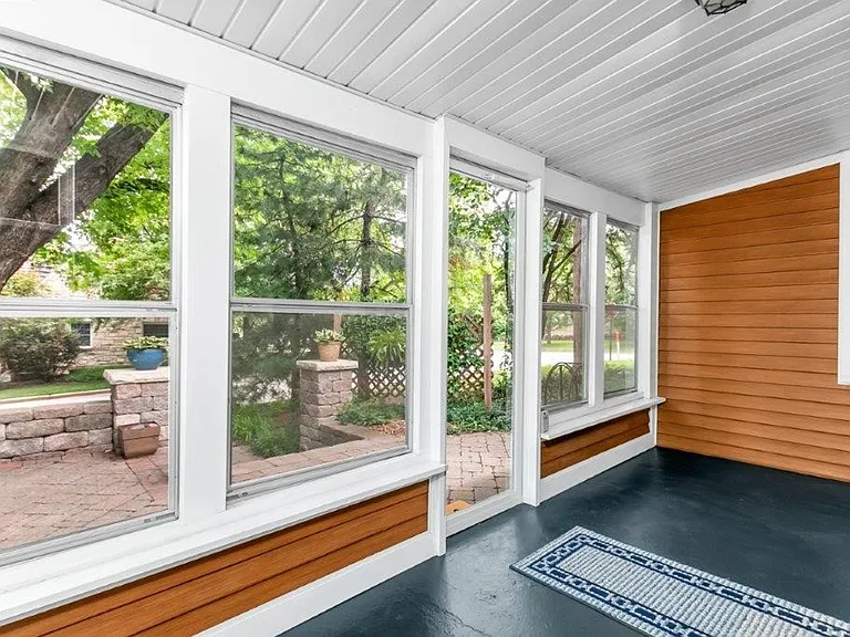 1800 Poyntz Ave — Photo 6