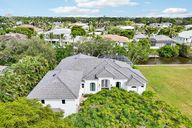Seahorse Ave-S0410-055.jpg
