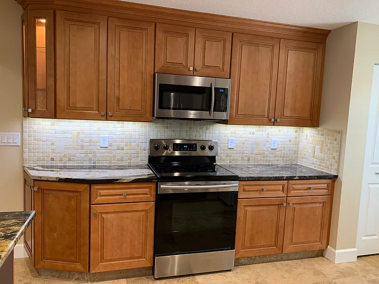 928 NW Spruce Ridge Dr — Photo 6
