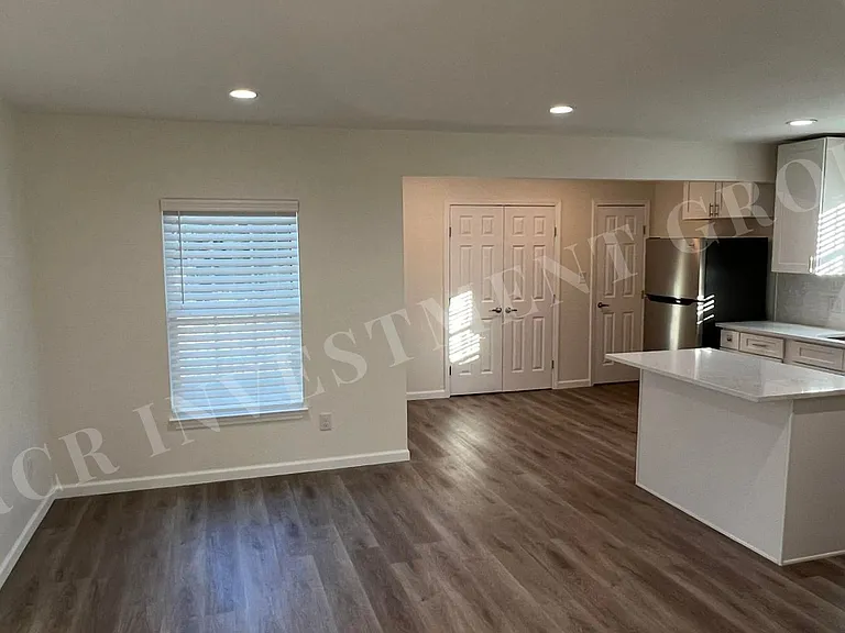 214 Williams Ln #D — Photo 11
