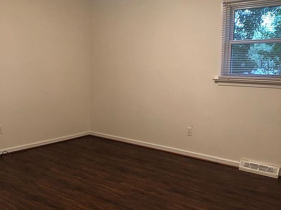 3rd image of 304 Arlington St