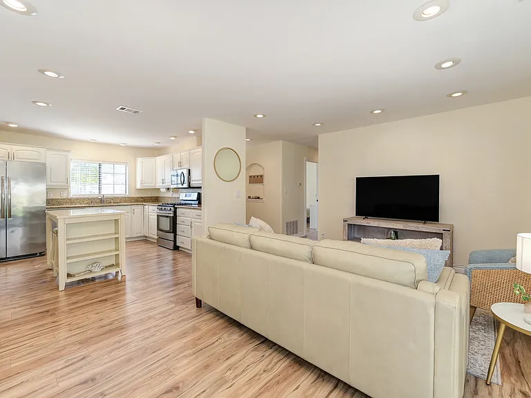 9524 Galston Dr — Photo 10