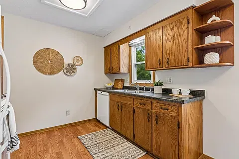 2 bed, 1300 sqft, $1,550 — Photo 4
