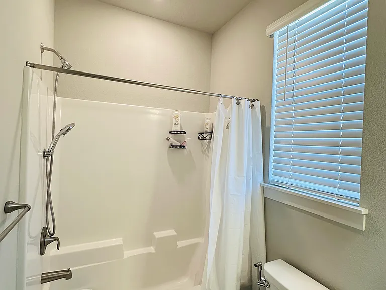 8201 SE Crabapple St — Photo 25