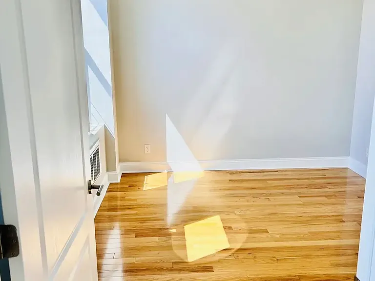 466 S Broadway #1H — Photo 6