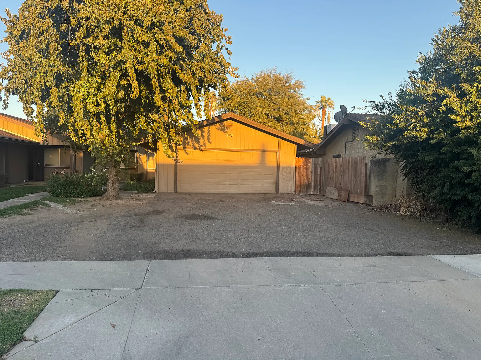 3 bed, 1600 sqft, $2,400 — Photo 2