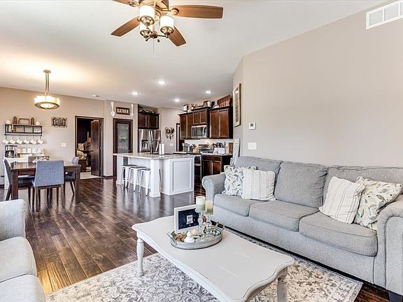 5th image of 3213 S Bluelake Ct