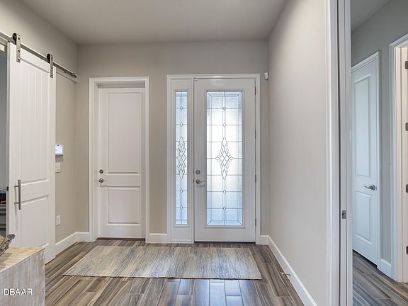 4th image of 132 Mosaic Blvd