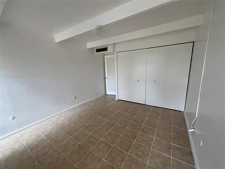 1707 Club Cir #1707 — Photo 8