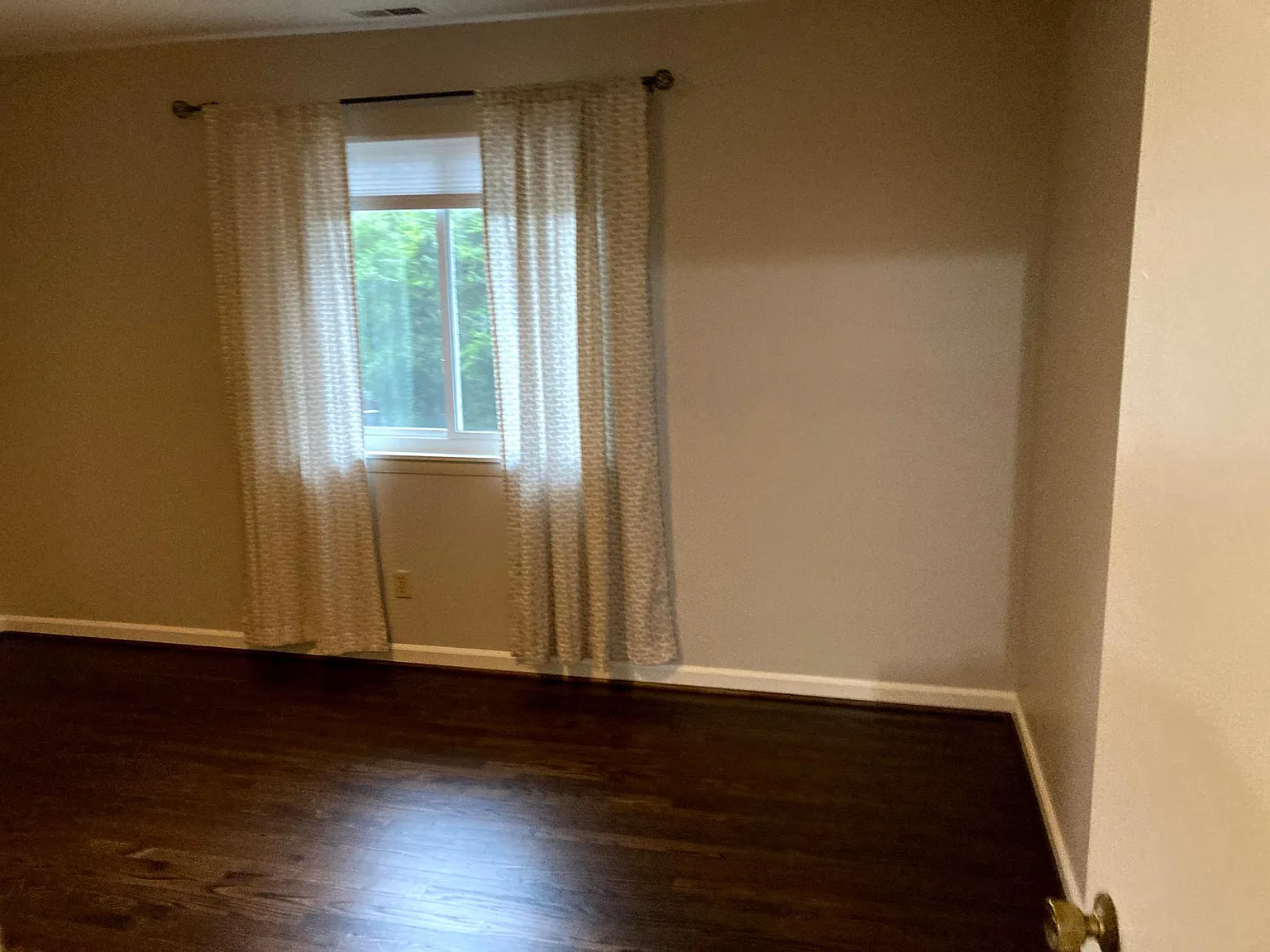 2 bed, 735 sqft, $1,350 — Photo 3