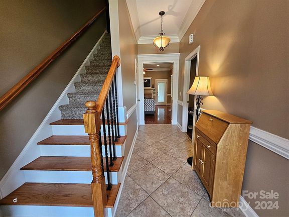 3rd image of 309 Wintergreen Ct
