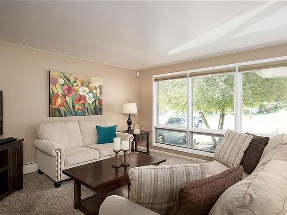 2nd image of 19 Avon Dr