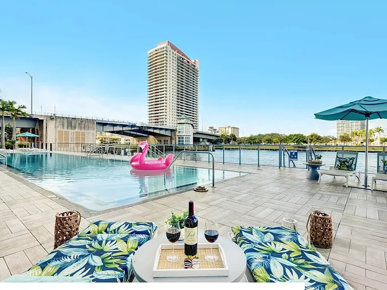 4010 S Ocean Dr #ID1227308P — Photo 8