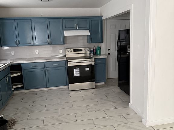 5th image of 320 N 9th St