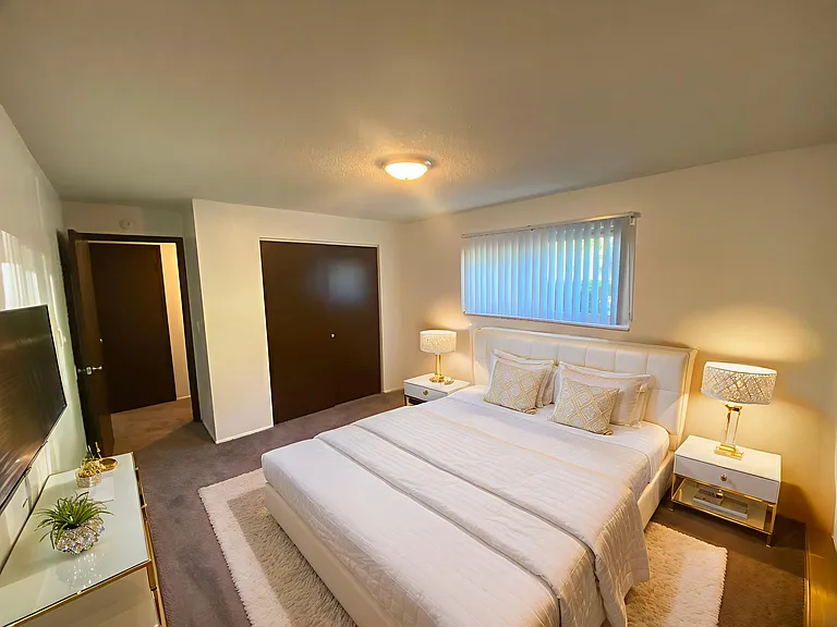 Olympic View Apartments — Photo 12
