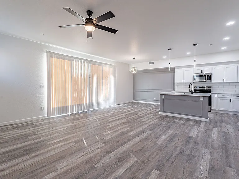 55 W Thomas Ln — Photo 37