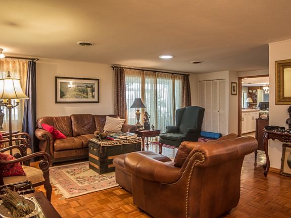 2nd image of 615 Basswood Ave
