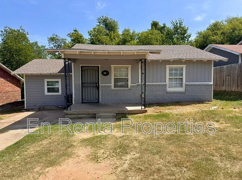 2818 NW 31st St