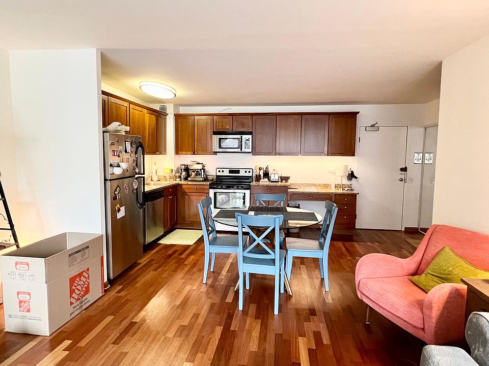 1st image of 344 W Oakdale Ave #805