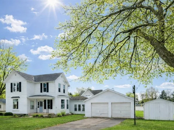 406 W Balsam St, Forreston, IL 61030