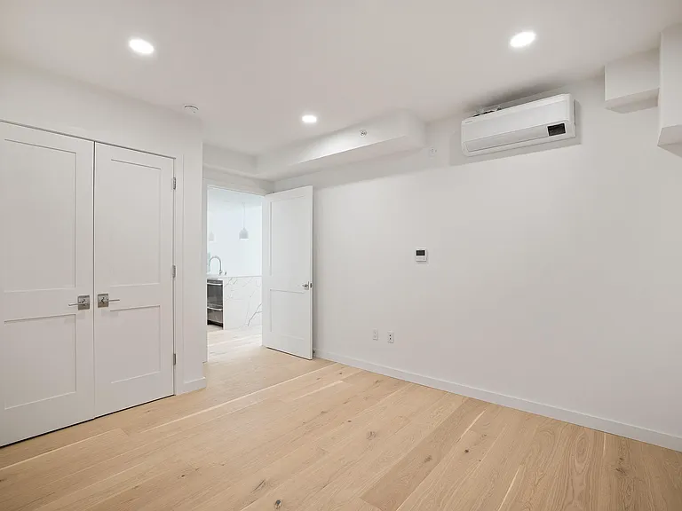 1335 Larkin St #203 — Photo 22