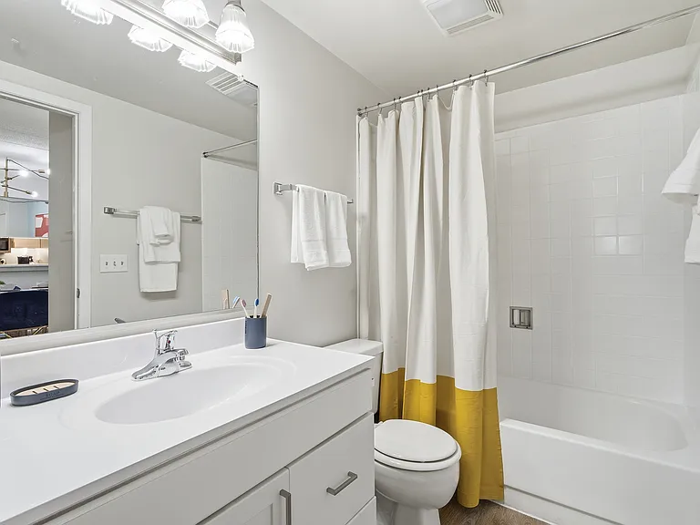 Residences at Lakeside — Photo 26