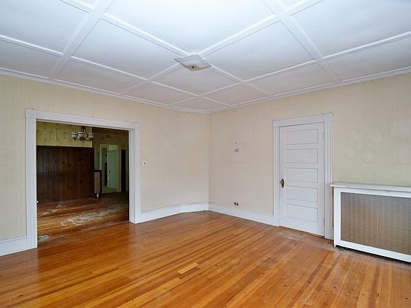 4th image of 50 Hillside Ave