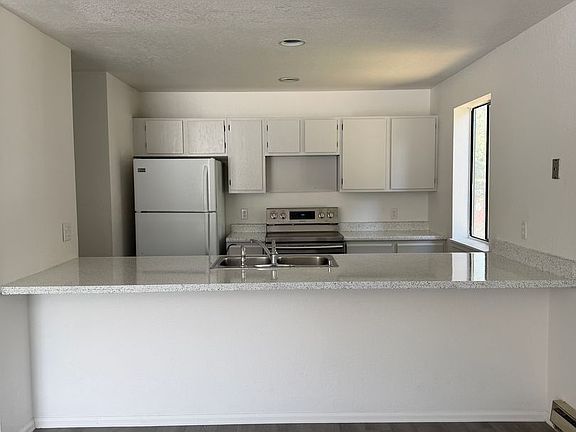 2nd image of 2015 Blake Ave APT 19