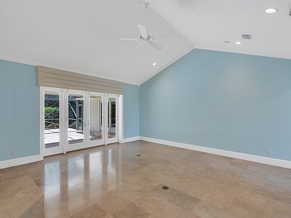 3rd image of 1575 Shorelands Dr E