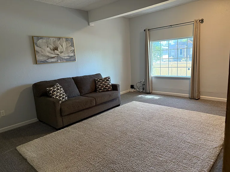1307 Roosevelt Ave — Photo 30