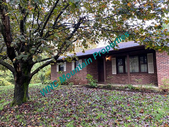 2nd image of 20 Keeneland Dr #1