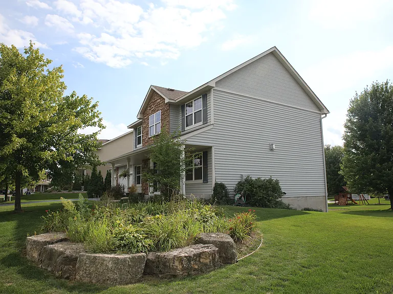 16513 Dodd Ln — Photo 2