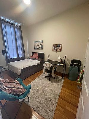 4th image of 25 Saint Marks Pl APT 2