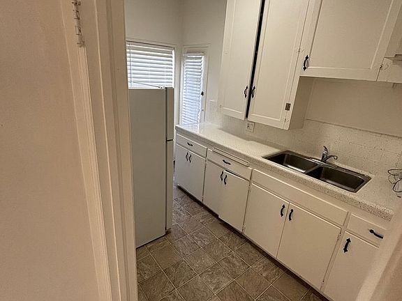 5th image of 3831 1st Ave #5