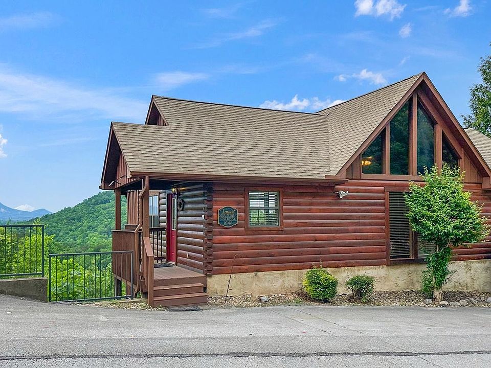 1st image of 1644 Pinewood Way