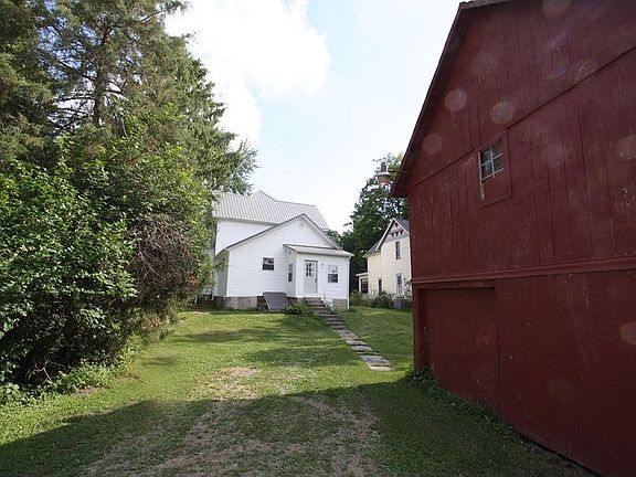 5th image of 612 E Gambier St