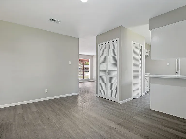 3310 Nashville Ave — Photo 7