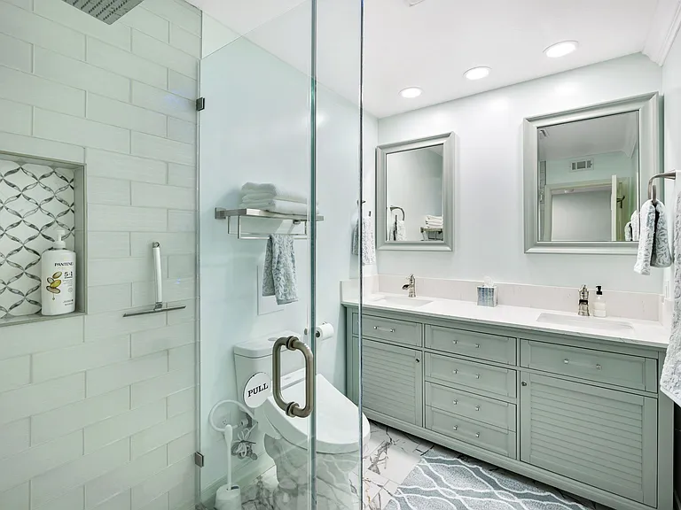 Walk in shower